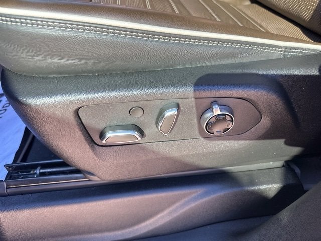 2025 GMC Yukon Denali Ultimate