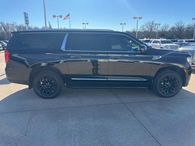 2023 GMC Yukon XL SLT