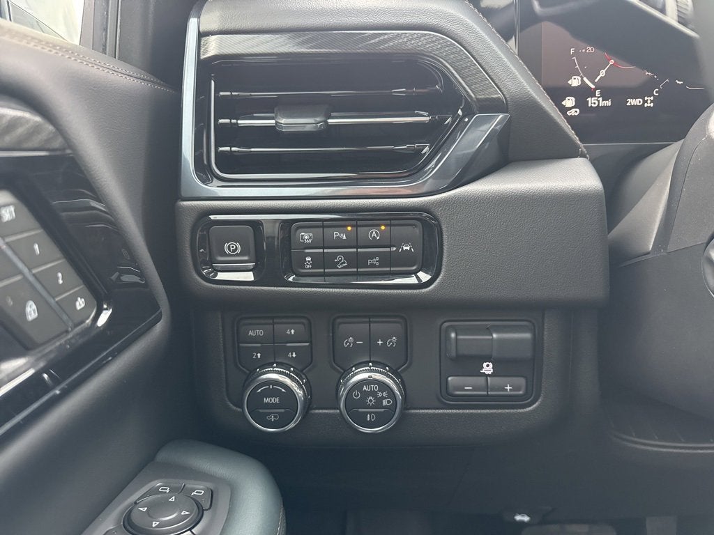 2025 GMC Yukon XL AT4