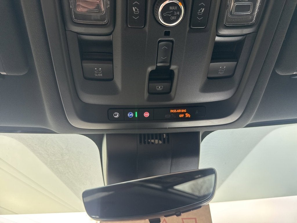 2025 GMC Yukon XL AT4