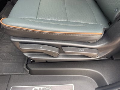 2025 GMC Yukon XL AT4