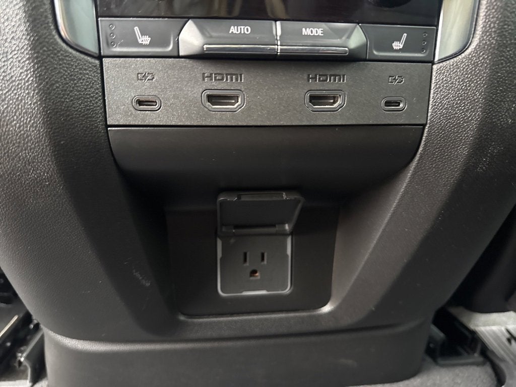 2025 GMC Yukon XL AT4