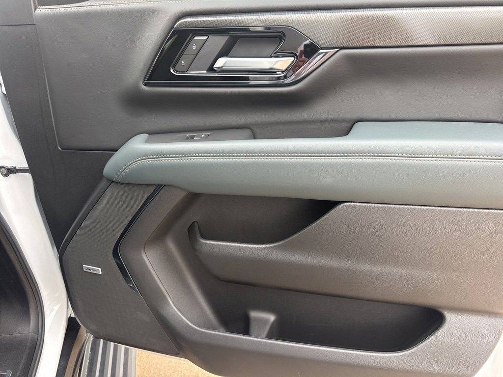 2025 GMC Yukon XL AT4