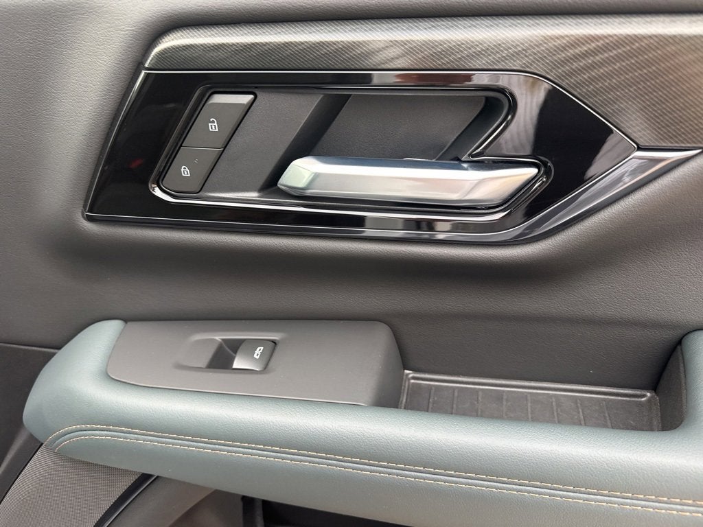 2025 GMC Yukon XL AT4