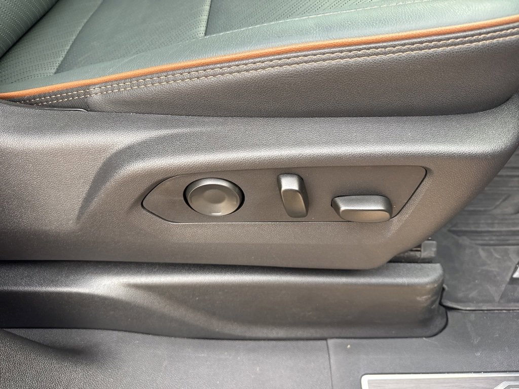 2025 GMC Yukon XL AT4