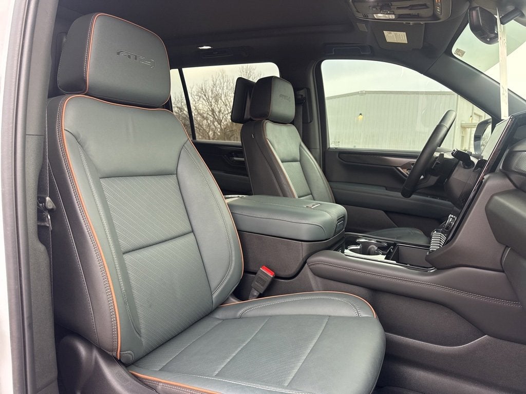2025 GMC Yukon XL AT4