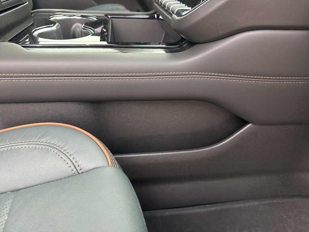 2025 GMC Yukon XL AT4