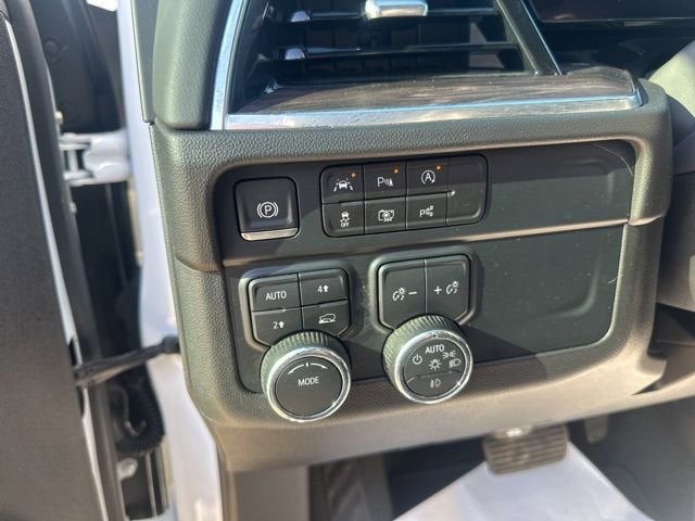 2025 Chevrolet Suburban LT