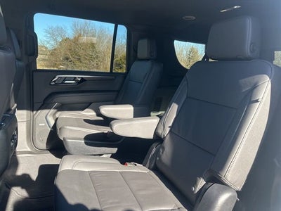 2025 Chevrolet Suburban LT