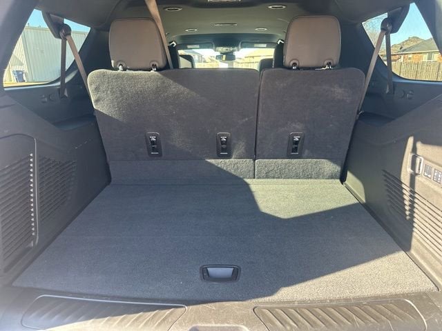 2025 Chevrolet Suburban LT