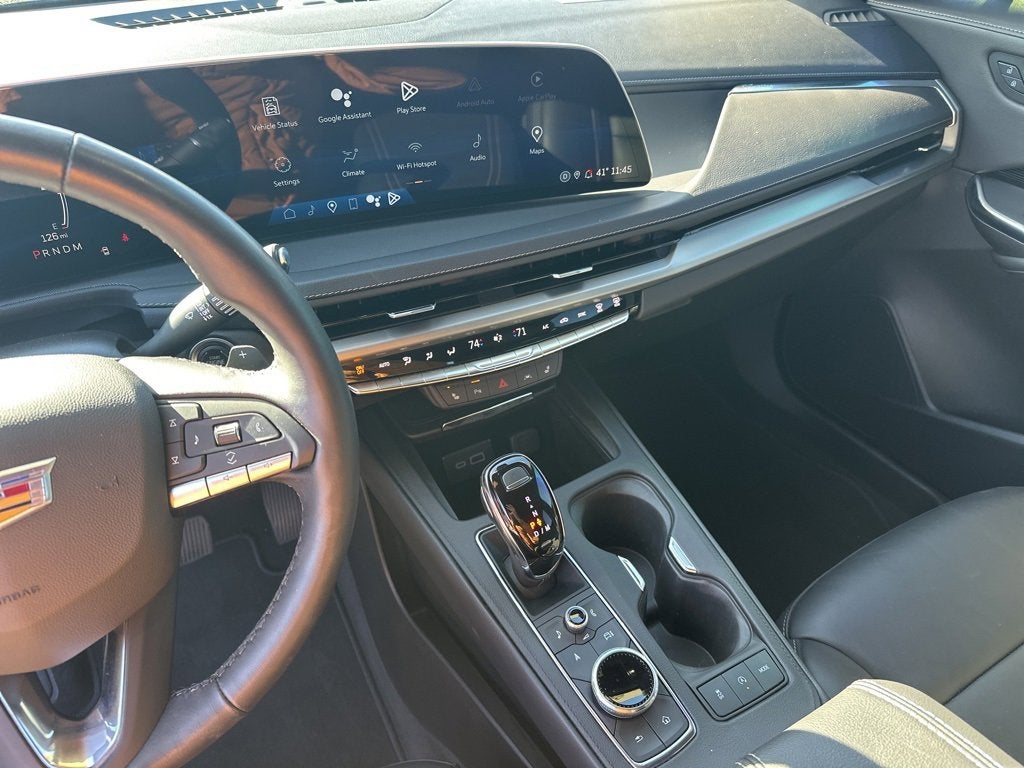 2024 Cadillac XT4 Luxury