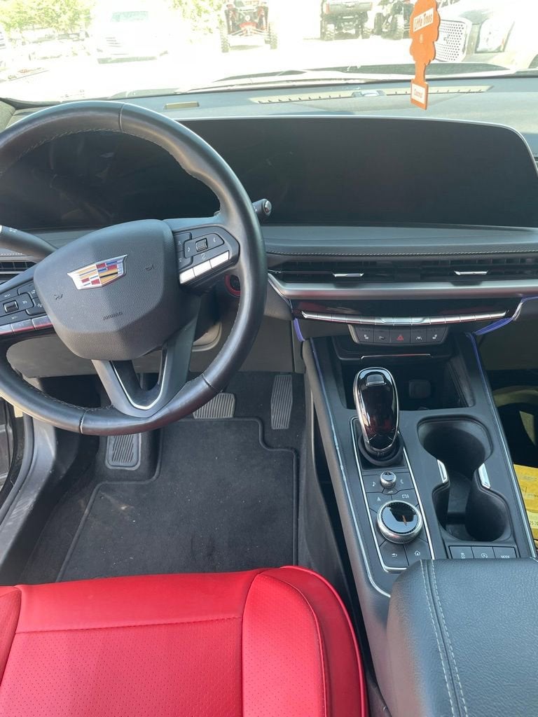 2024 Cadillac XT4 Luxury