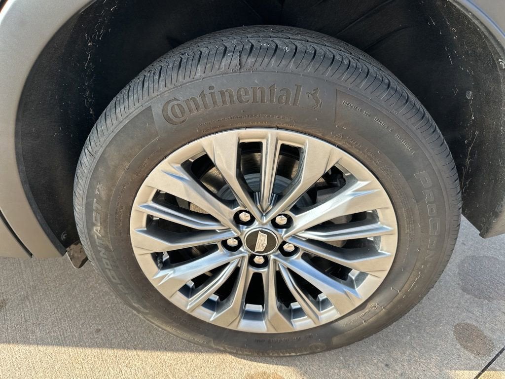 2024 Cadillac XT4 Premium Luxury