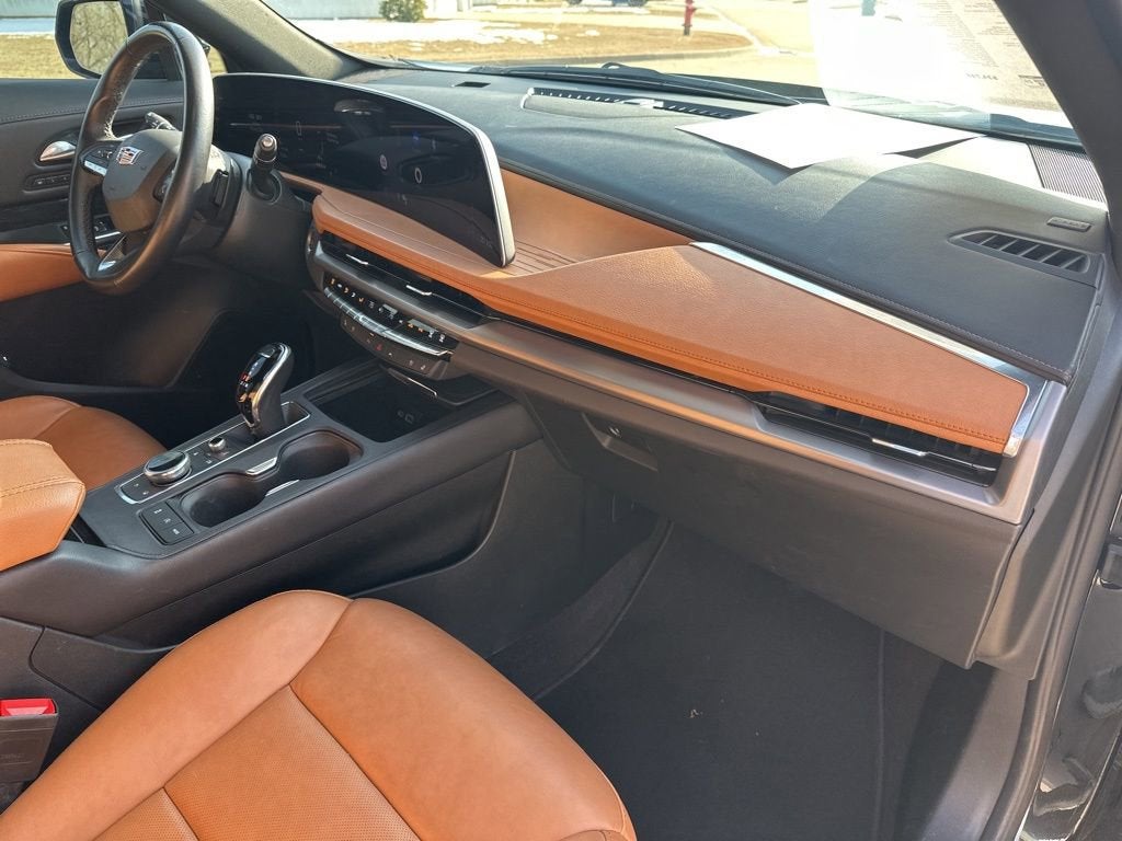 2024 Cadillac XT4 Premium Luxury