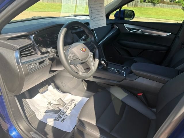 2025 Cadillac XT5 Luxury