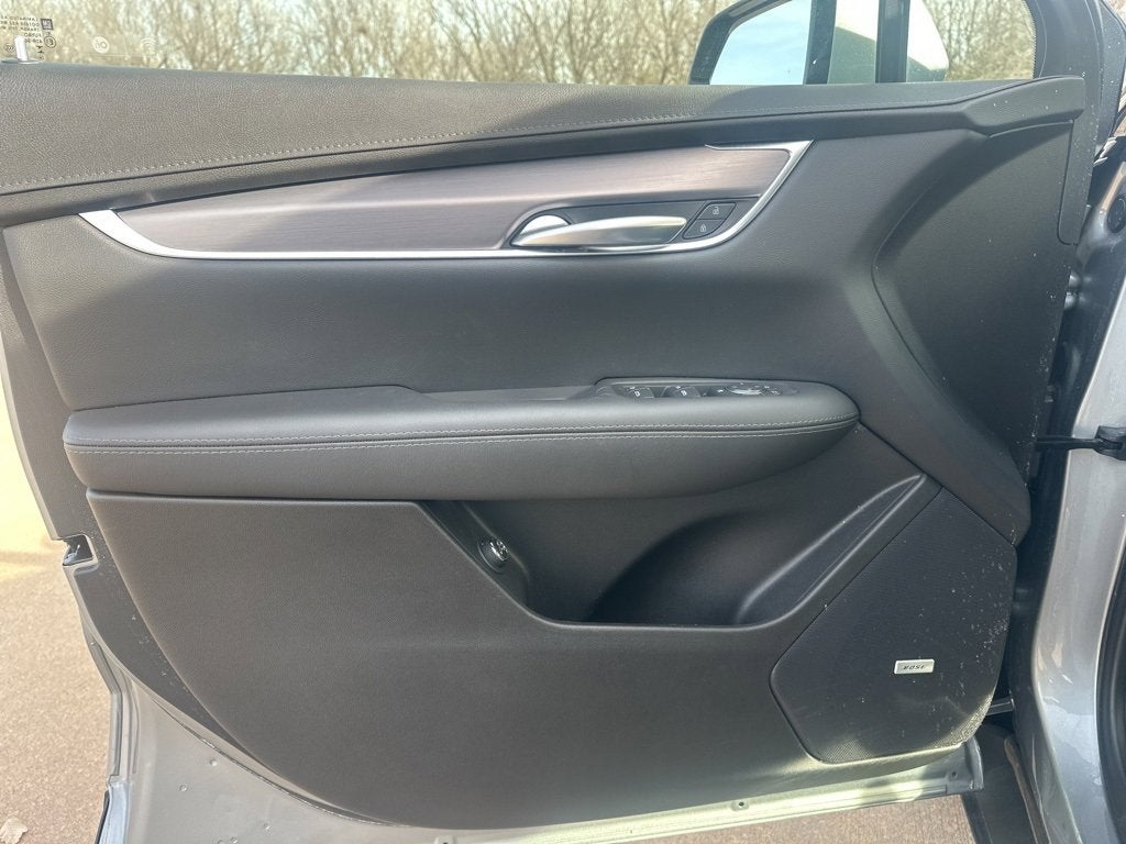 2025 Cadillac XT5 Luxury