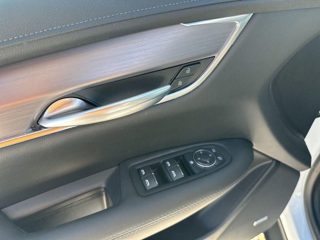 2025 Cadillac XT5 Luxury