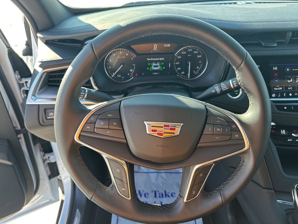 2025 Cadillac XT5 Luxury