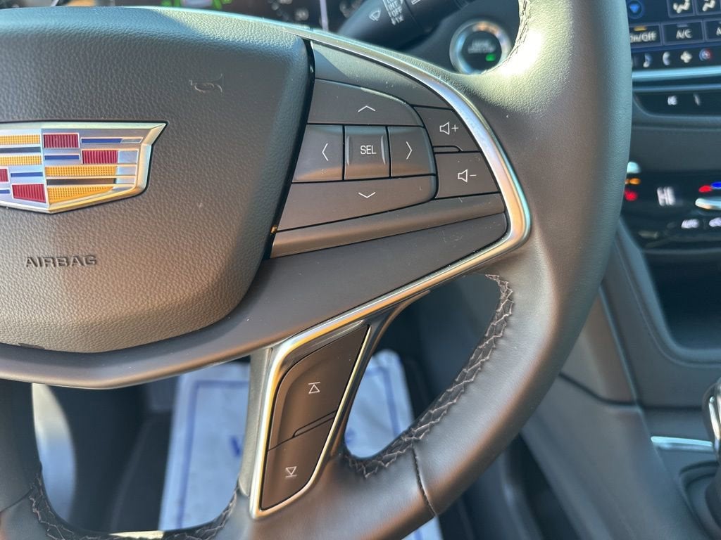 2025 Cadillac XT5 Luxury