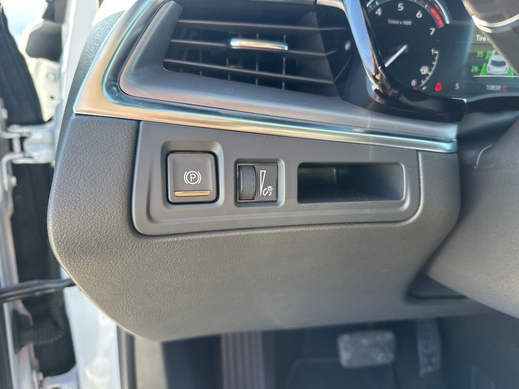 2025 Cadillac XT5 Luxury