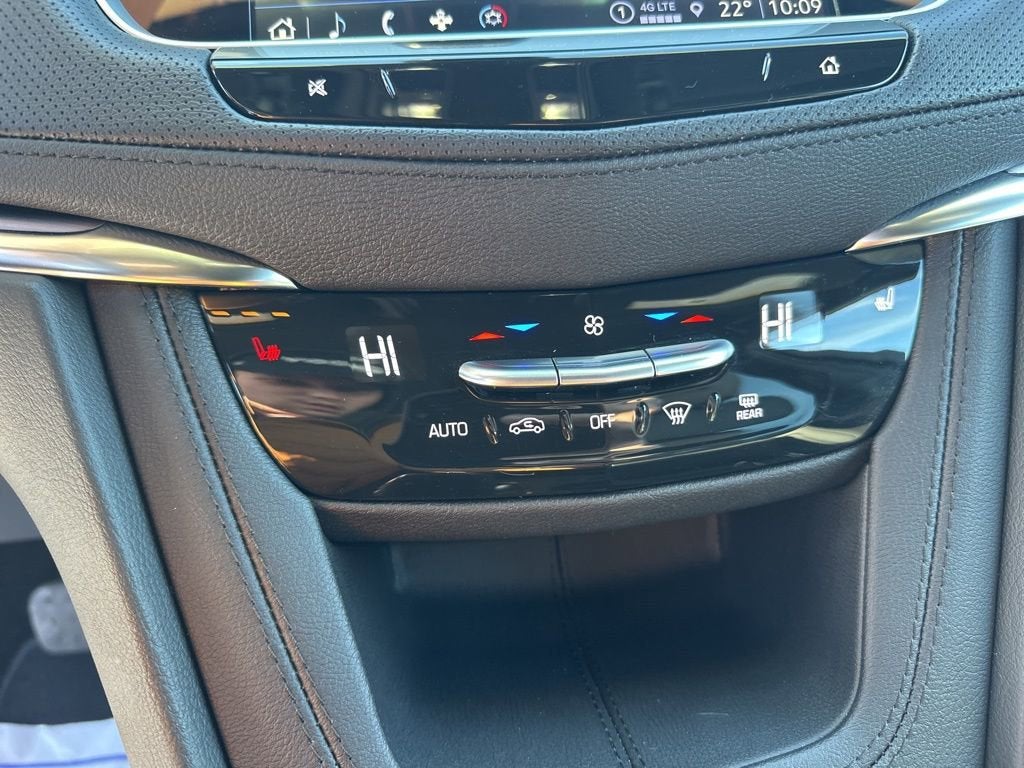 2025 Cadillac XT5 Luxury