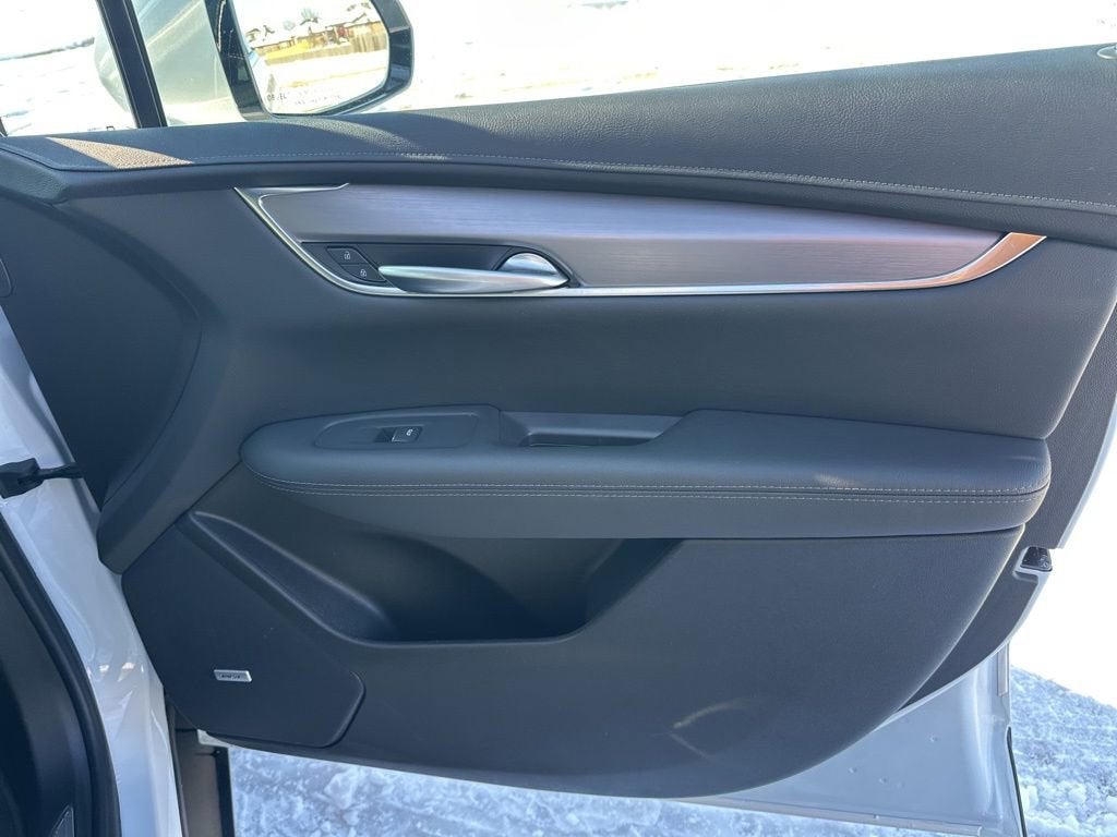 2025 Cadillac XT5 Luxury