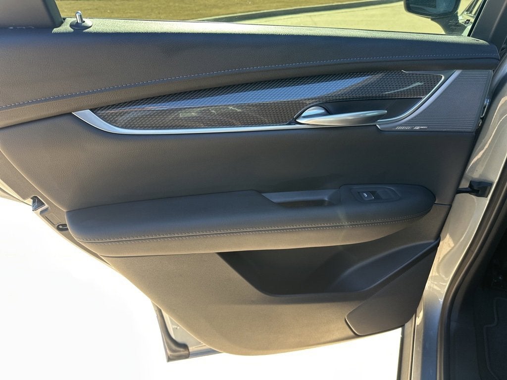 2025 Cadillac XT5 Sport