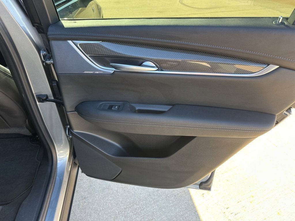 2025 Cadillac XT5 Sport