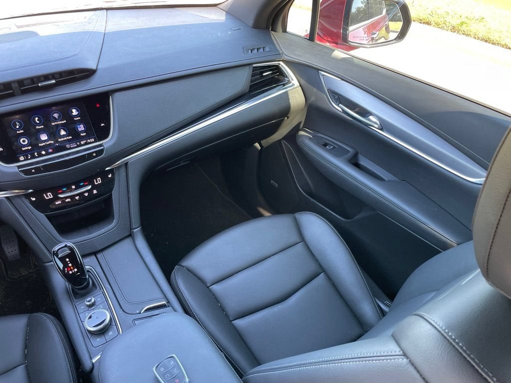2025 Cadillac XT6 Luxury