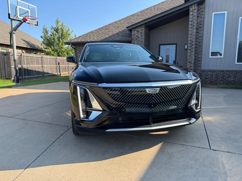 2024 Cadillac LYRIQ Luxury 3
