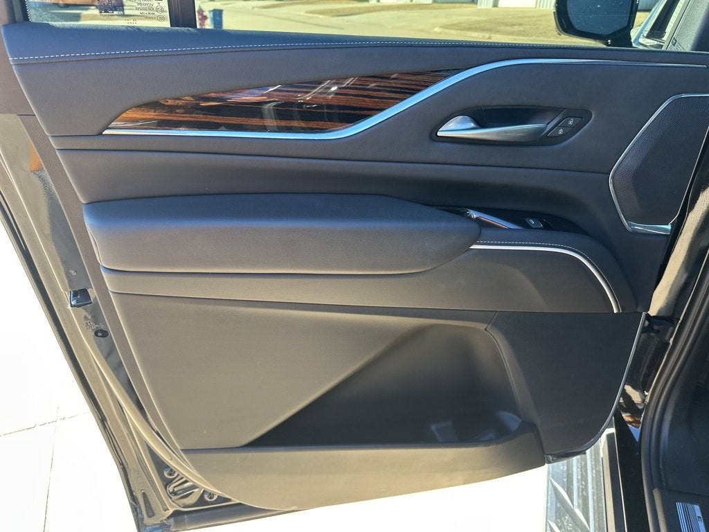 2024 Cadillac Escalade ESV Luxury