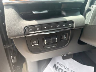 2024 Cadillac Escalade ESV Premium Luxury