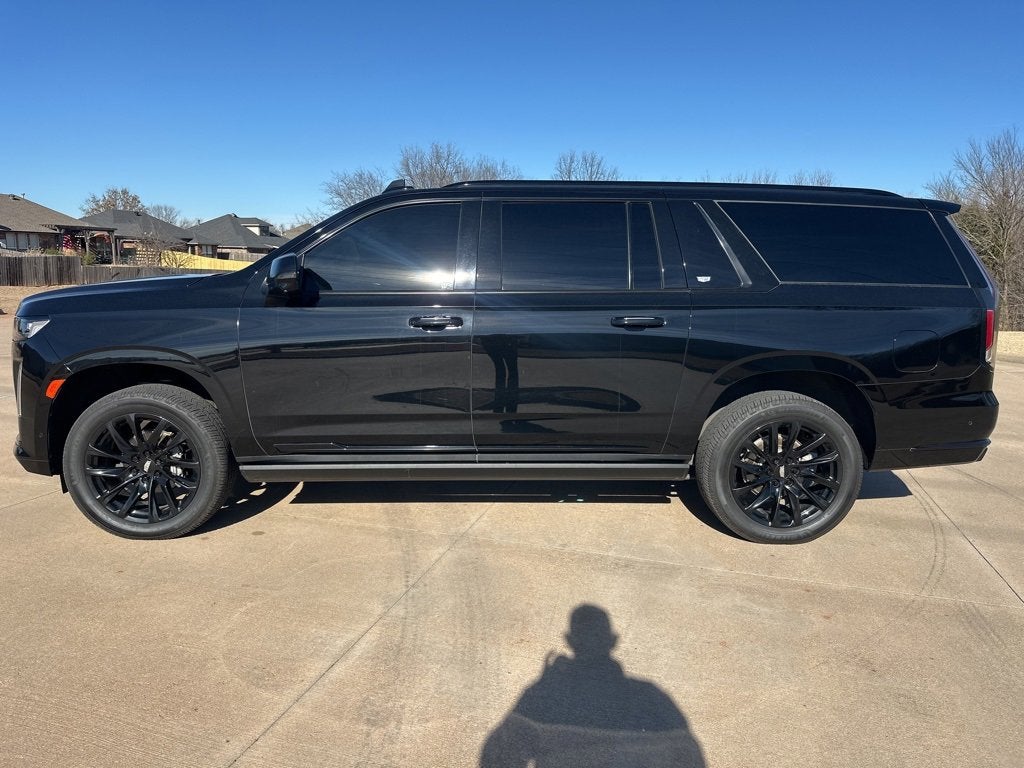 2022 Cadillac Escalade ESV Sport