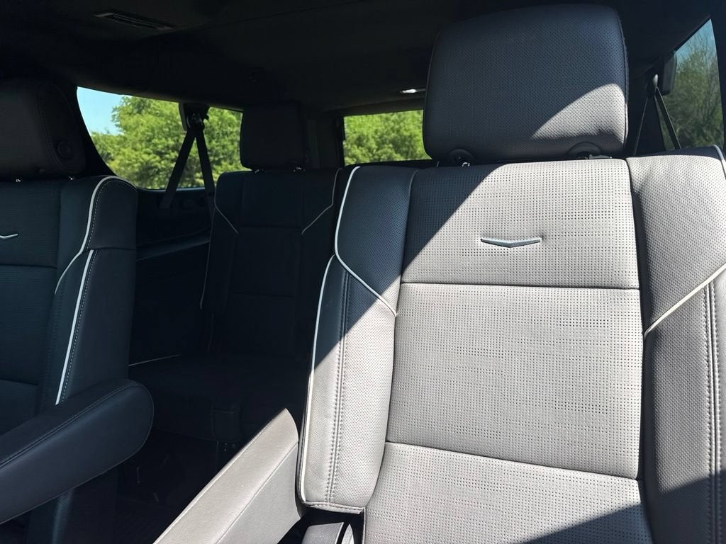 2025 Cadillac Escalade ESV Premium Luxury