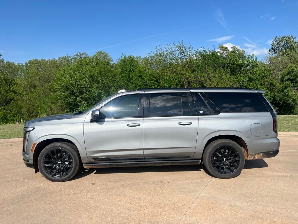 2025 Cadillac Escalade ESV Sport