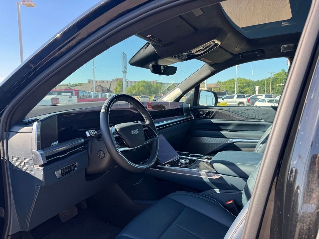 2025 Cadillac ESCALADE IQ Luxury 2