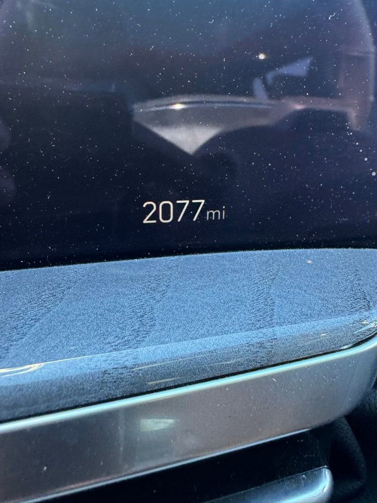 2025 Cadillac ESCALADE IQ Luxury 2