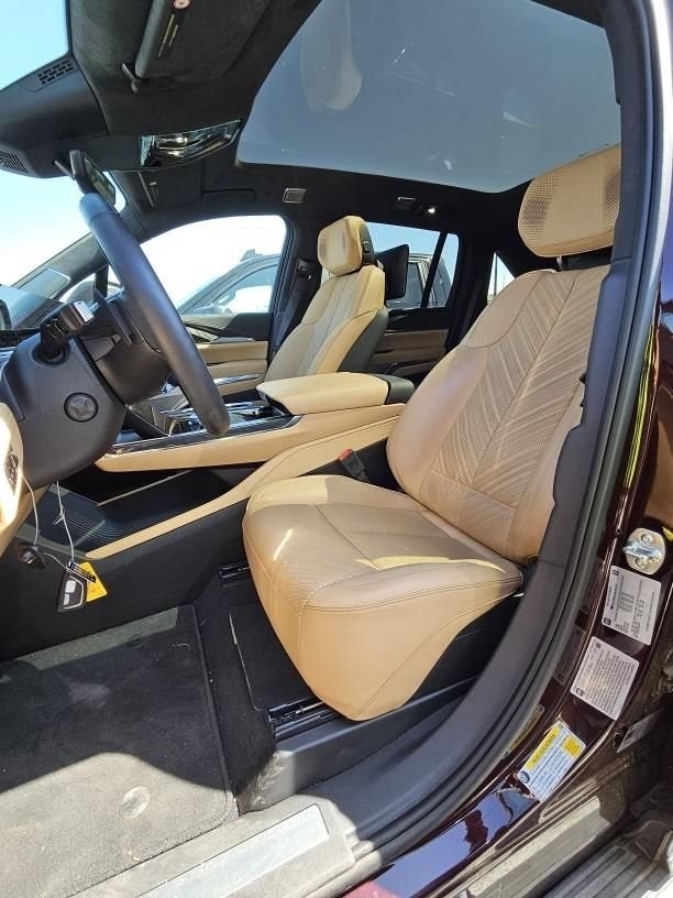 2025 Cadillac ESCALADE IQ Luxury 2