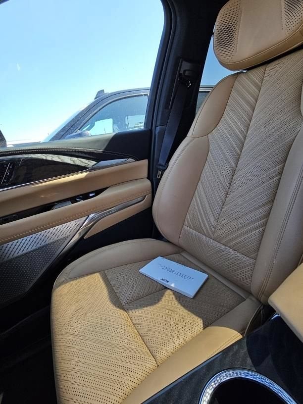 2025 Cadillac ESCALADE IQ Luxury 2