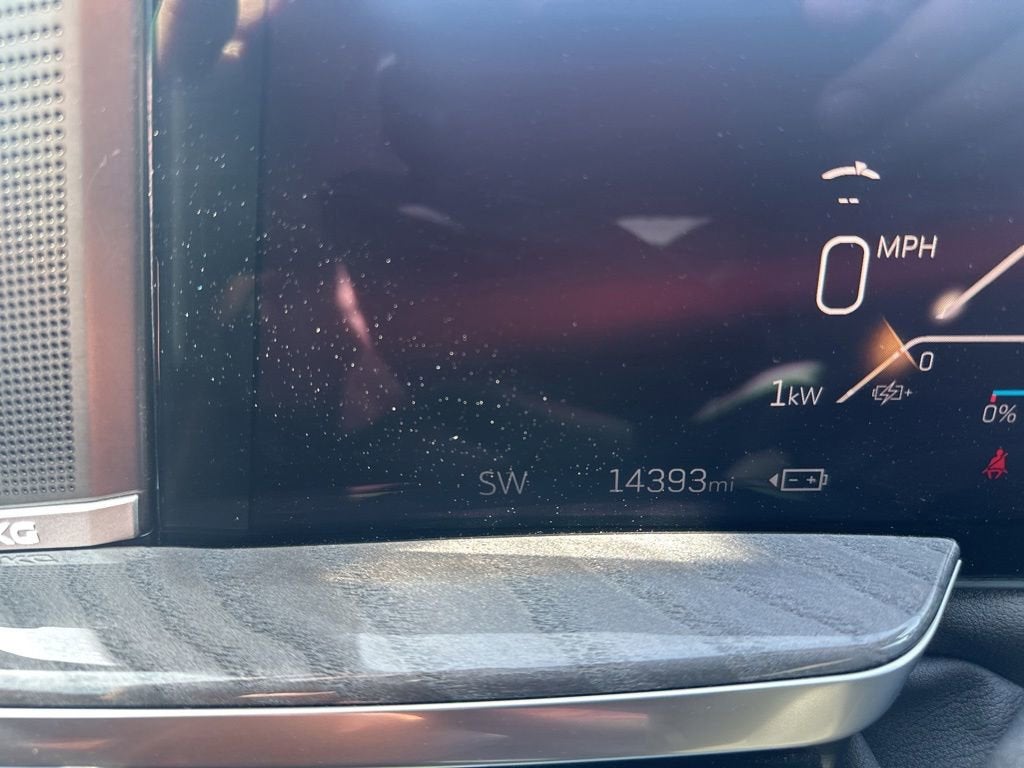 2025 Cadillac ESCALADE IQ Luxury 2