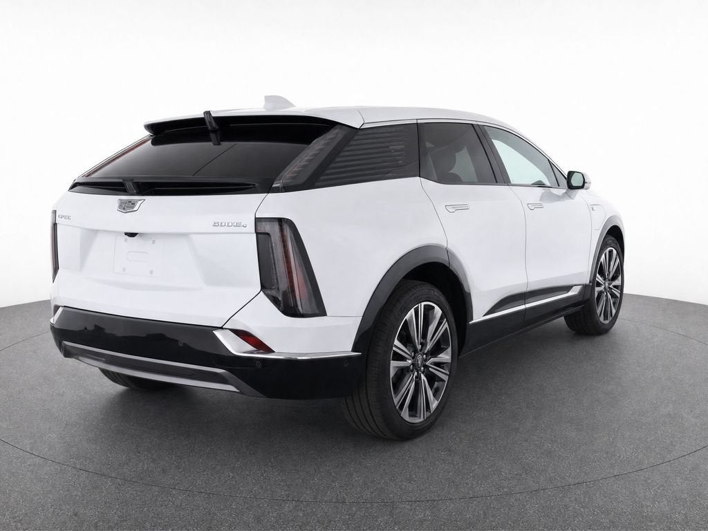 2025 Cadillac OPTIQ Luxury 2