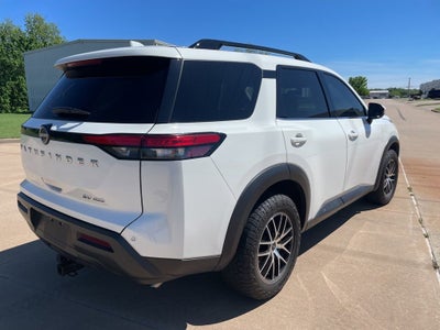 2023 Nissan Pathfinder SV
