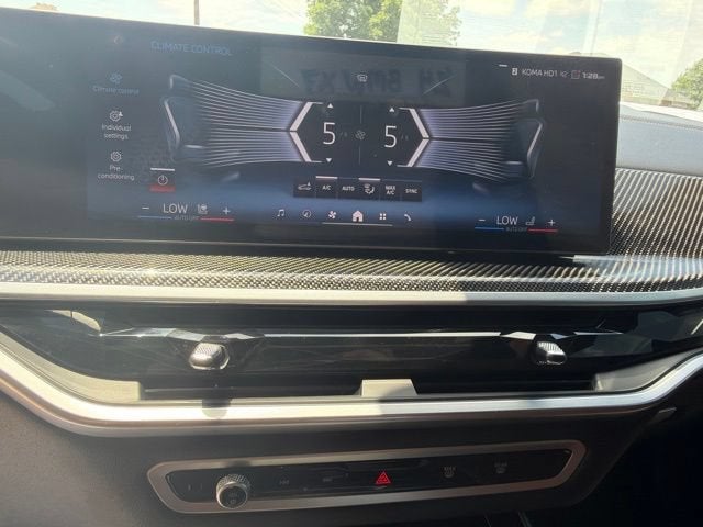2024 BMW X7 M60i