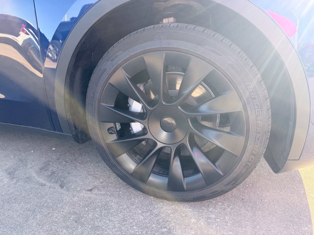 2024 Tesla Model Y Base
