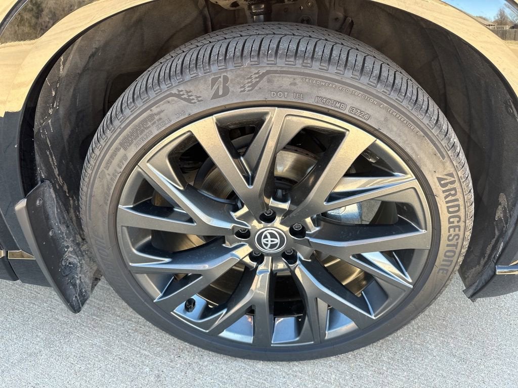 2025 Toyota Crown Signia XLE