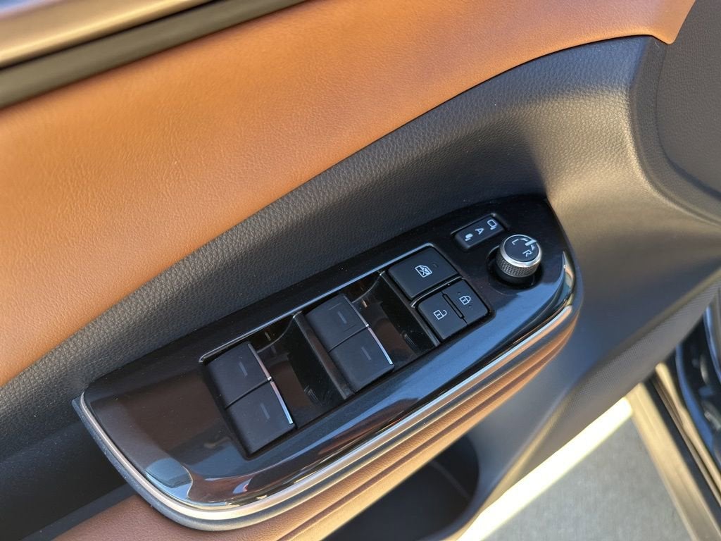 2025 Toyota Crown Signia XLE