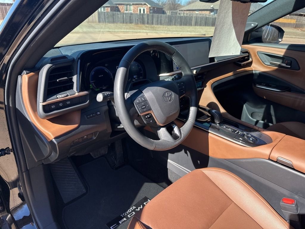 2025 Toyota Crown Signia XLE