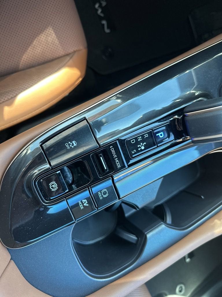 2025 Toyota Crown Signia XLE