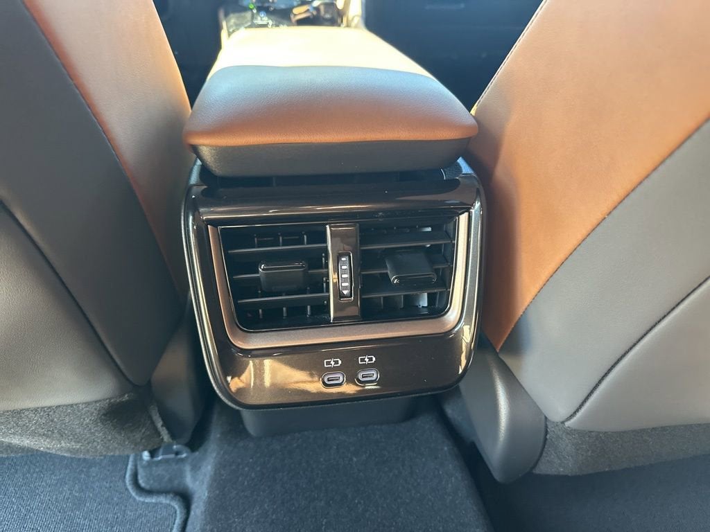 2025 Toyota Crown Signia XLE