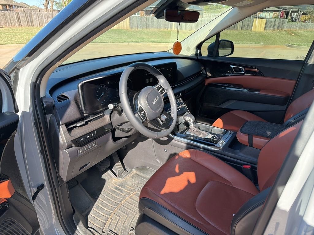 2023 Kia Carnival SX